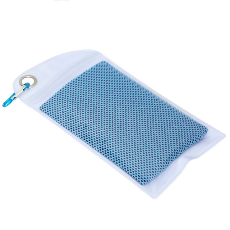 Serviette rafraîchissante bleu clair pour sport et canicule